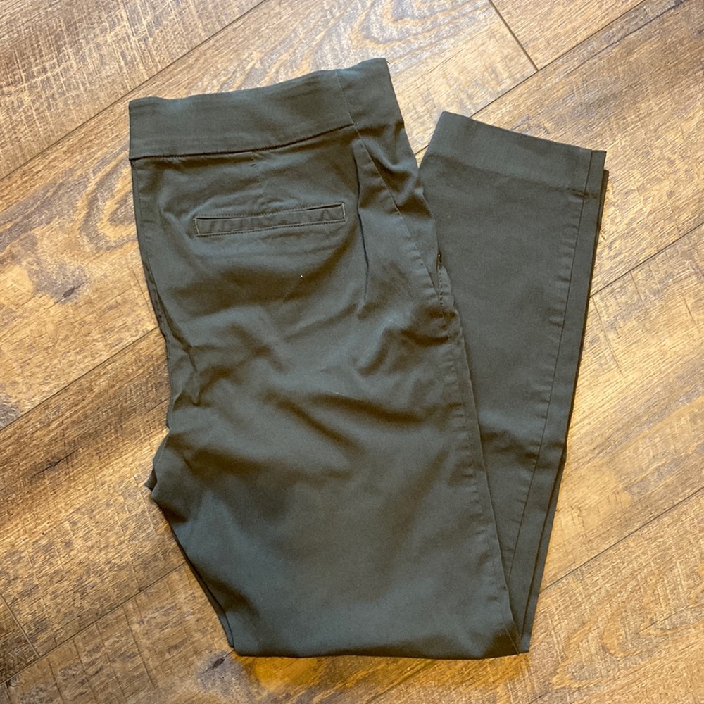 Maurice’s stretch ankle pants. Size L-S